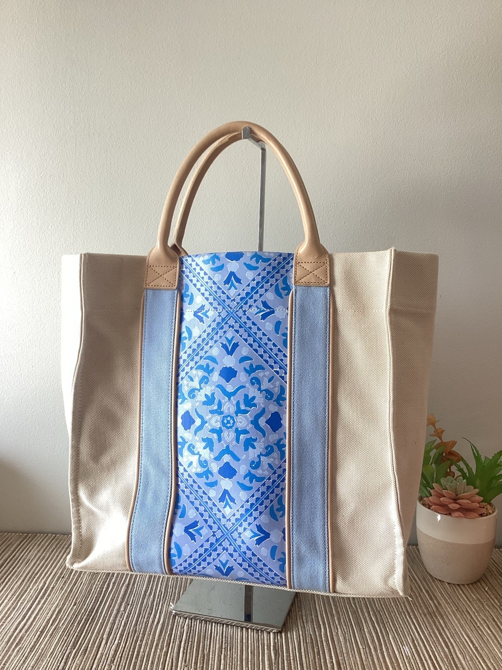 Vineyard Vines Large Canvas Blue Print Tote Purse Bag